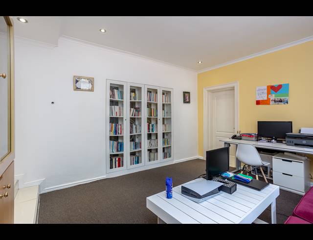 9 BEDROOM HOUSE TO LET IN CONSTANTIA